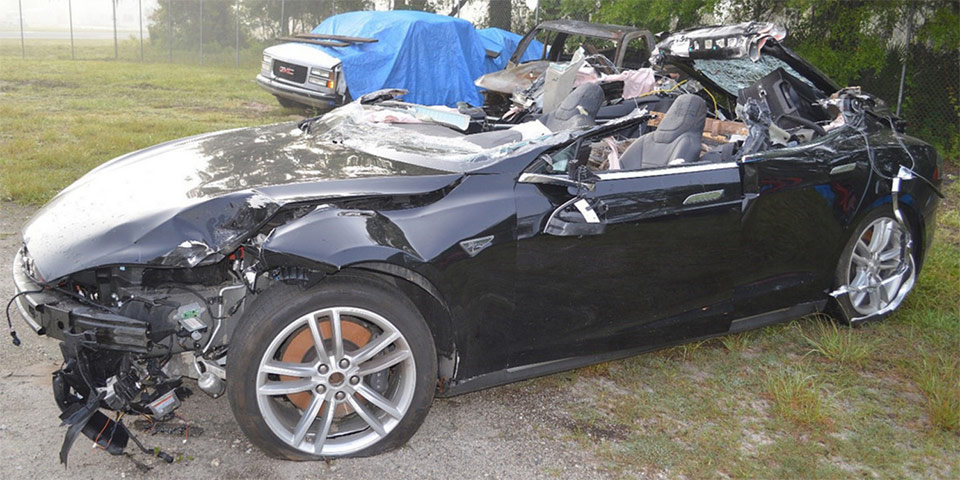 Tesla Model S - Crash mei 2016