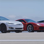 Tesla Model S verslaat Ferrari en Porsche in dragrace